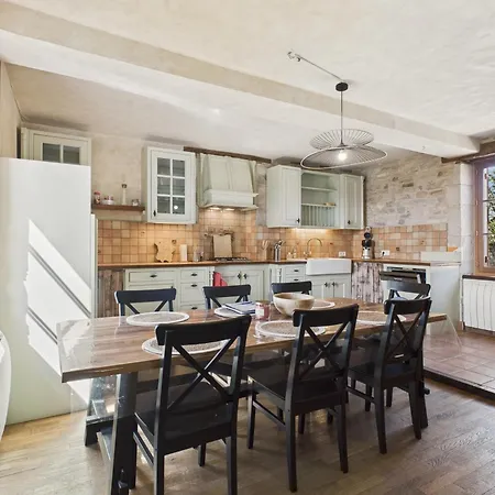 A La Campagne, Belle Maison Pour 8 Avec Piscine