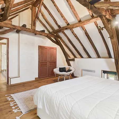A La Campagne, Belle Maison Pour 8 Avec Piscine Holiday home *