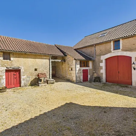 A La Campagne, Belle Maison Pour 8 Avec Piscine Holiday home