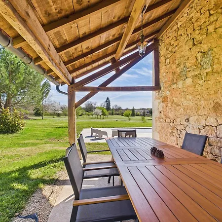 A La Campagne, Belle Maison Pour 8 Avec Piscine Holiday home *