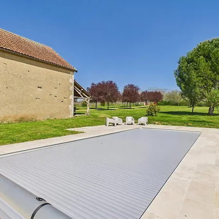 A La Campagne, Belle Maison Pour 8 Avec Piscine