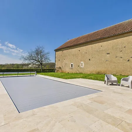 A La Campagne, Belle Maison Pour 8 Avec Piscine Holiday home *