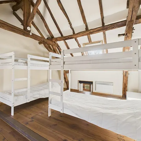 A La Campagne, Belle Maison Pour 8 Avec Piscine Holiday home